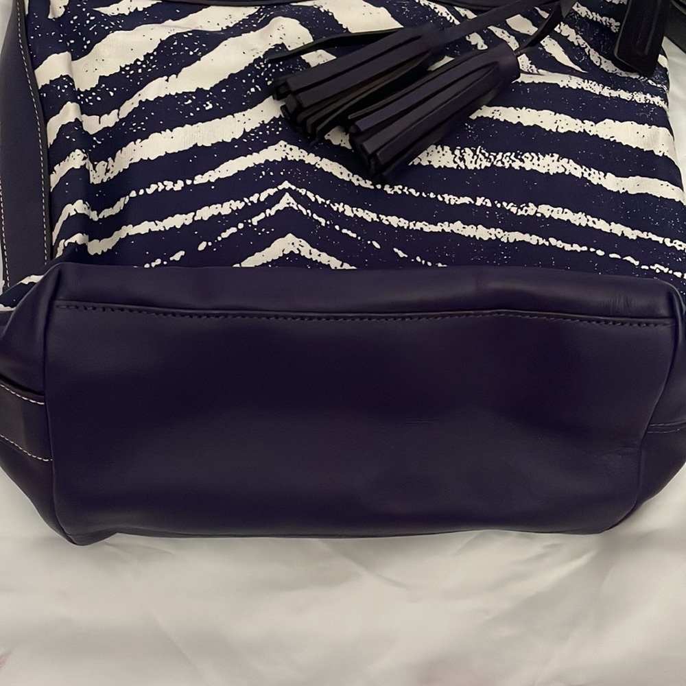 PRE💜 AUTHENTIC Unique, Dark Purple Zebra Coach handbag! Excellent condition. - Picture 5 of 14